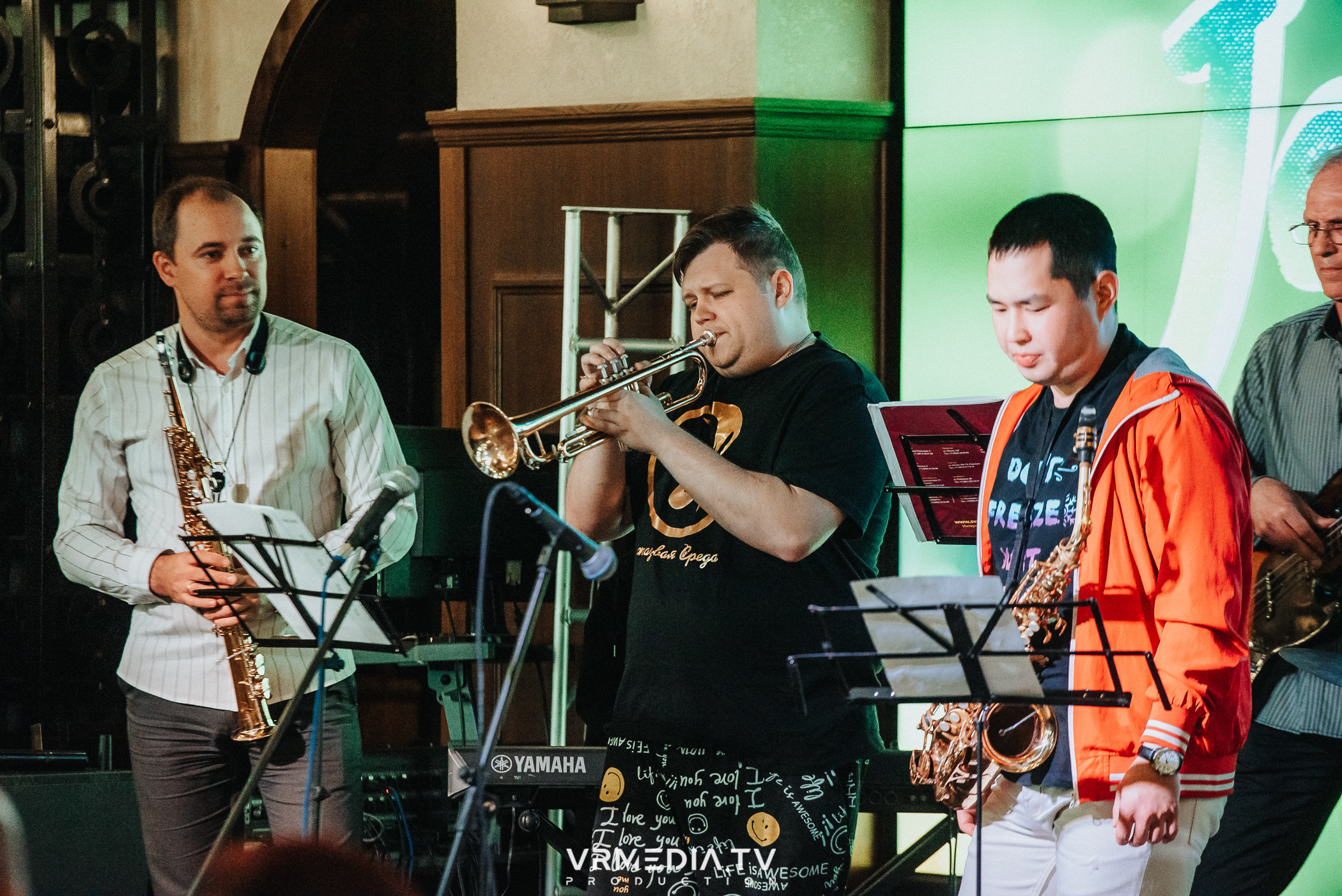 Джазовая среда: JAM SESSION