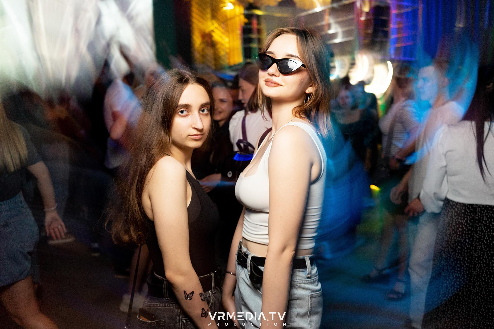 Выходные в баре «DOSKI»