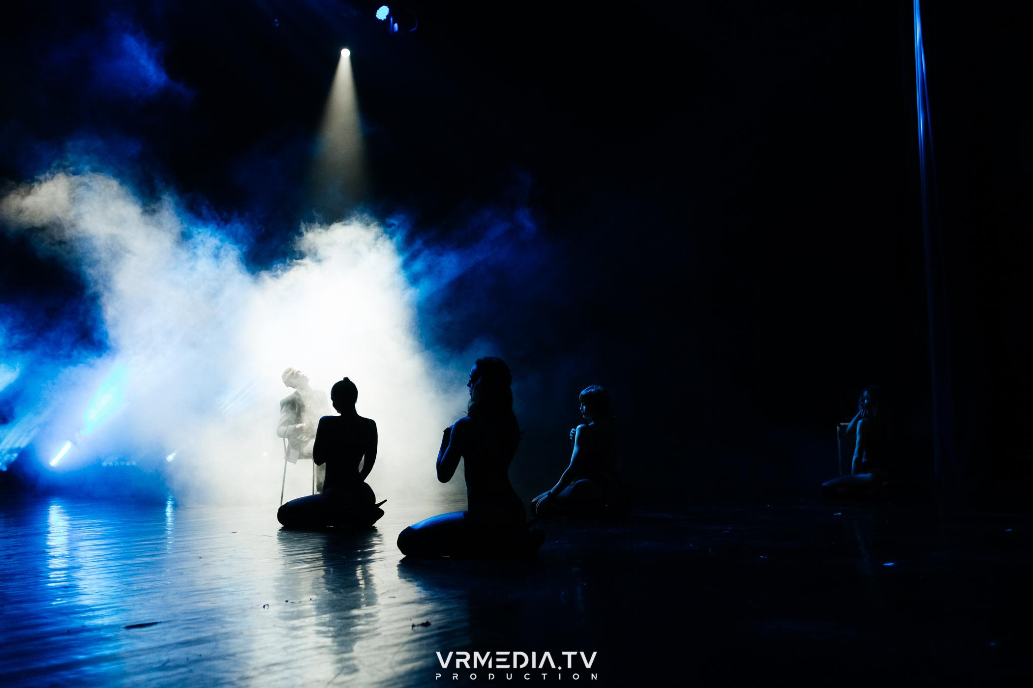 Пока все в доме