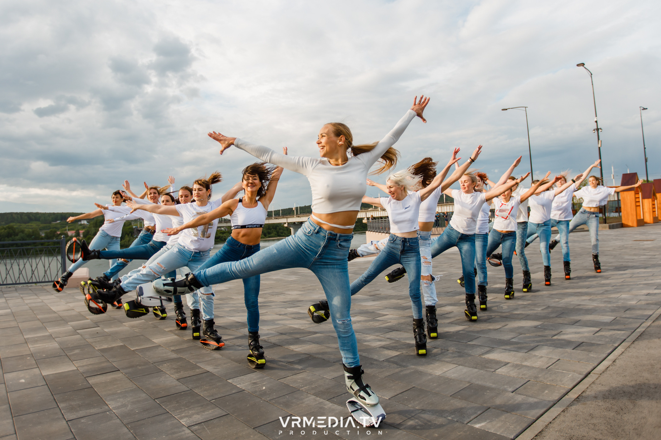 Открытая тренировка «Kangoo jumps»