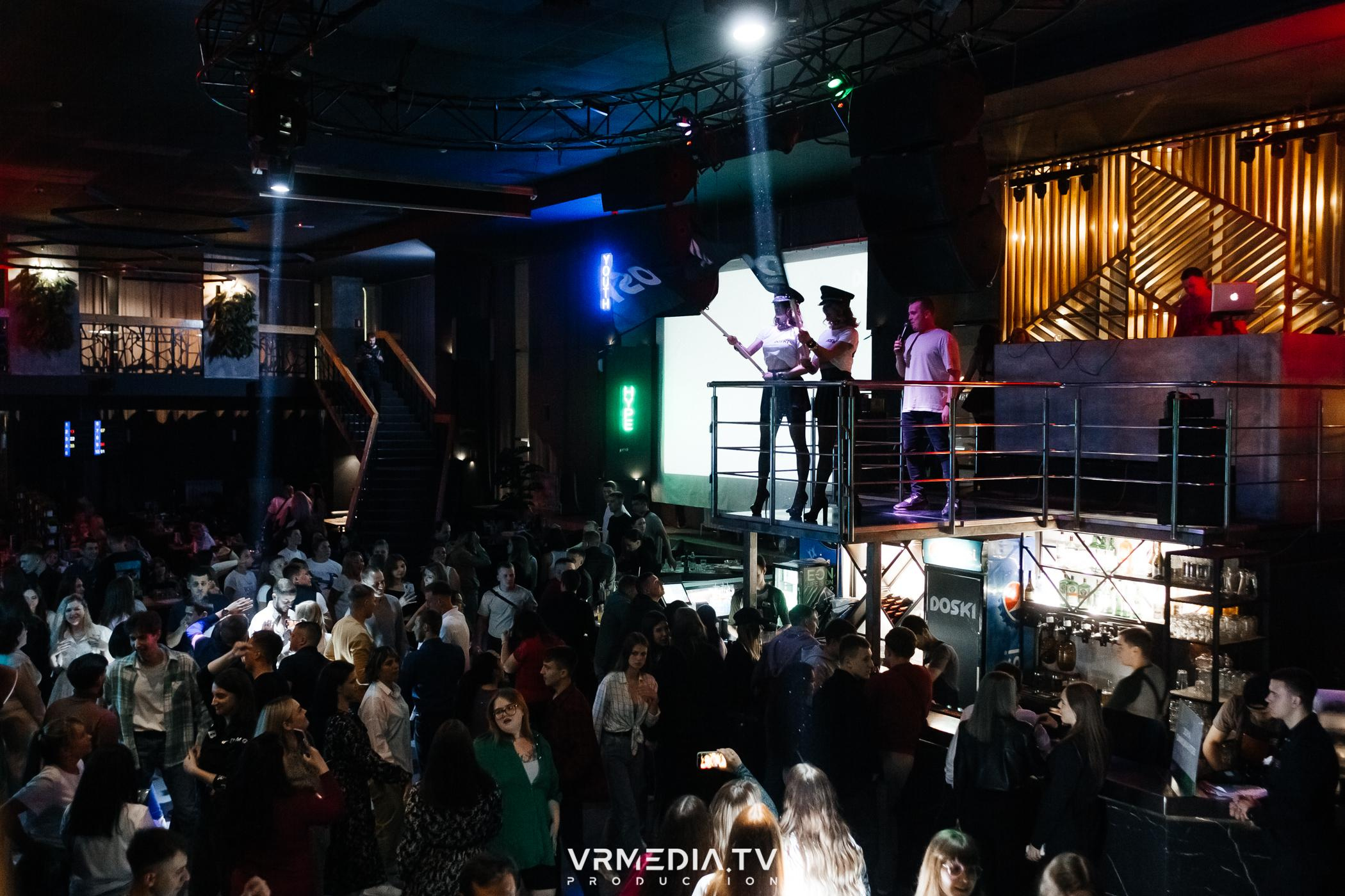 Выходные в баре «DOSKI»