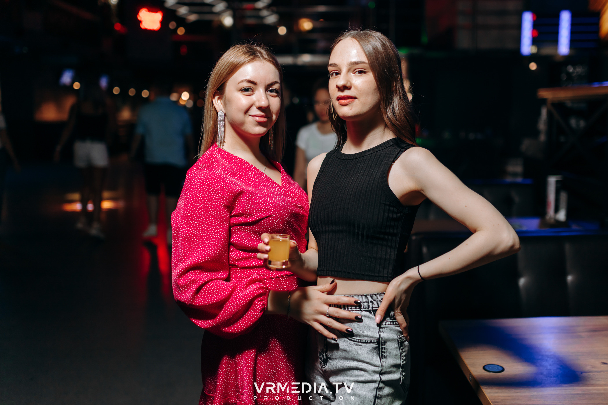 Выходные в баре «DOSKI»