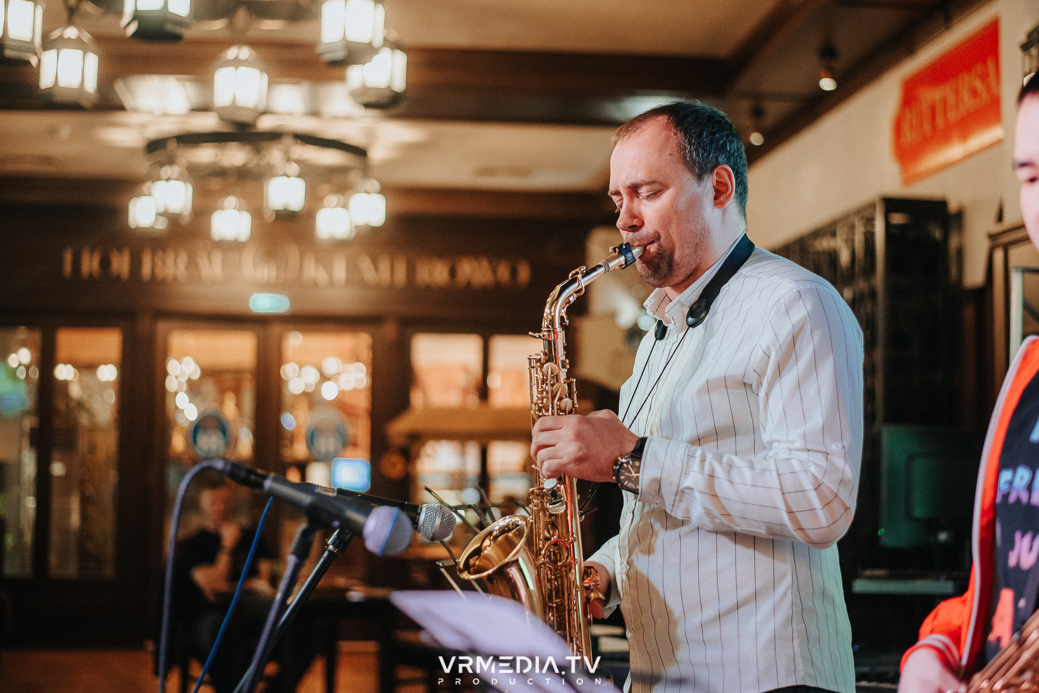 Джазовая среда: JAM SESSION