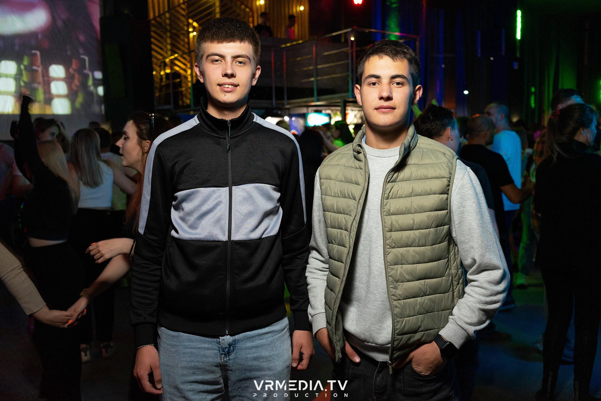 Выходные в баре «DOSKI»