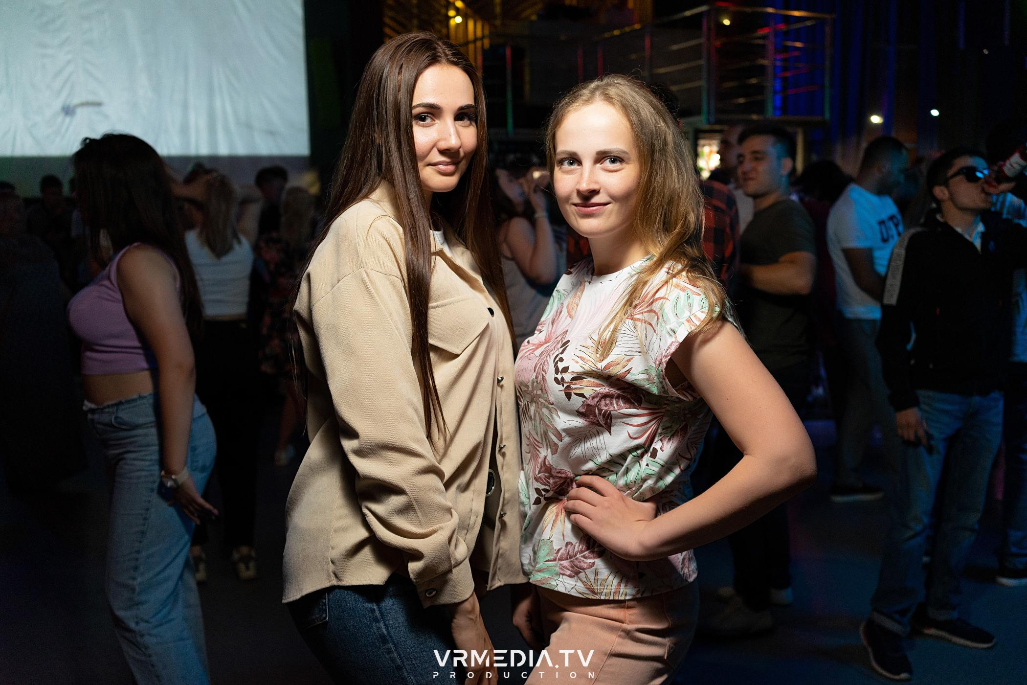 Выходные в баре «DOSKI»