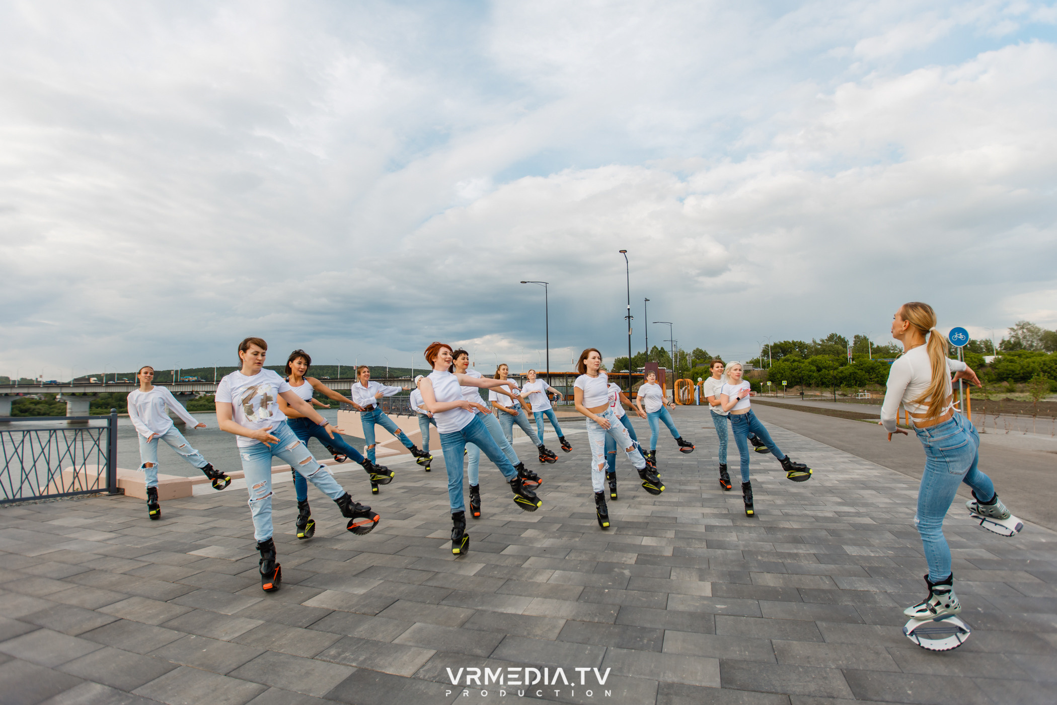 Открытая тренировка «Kangoo jumps»