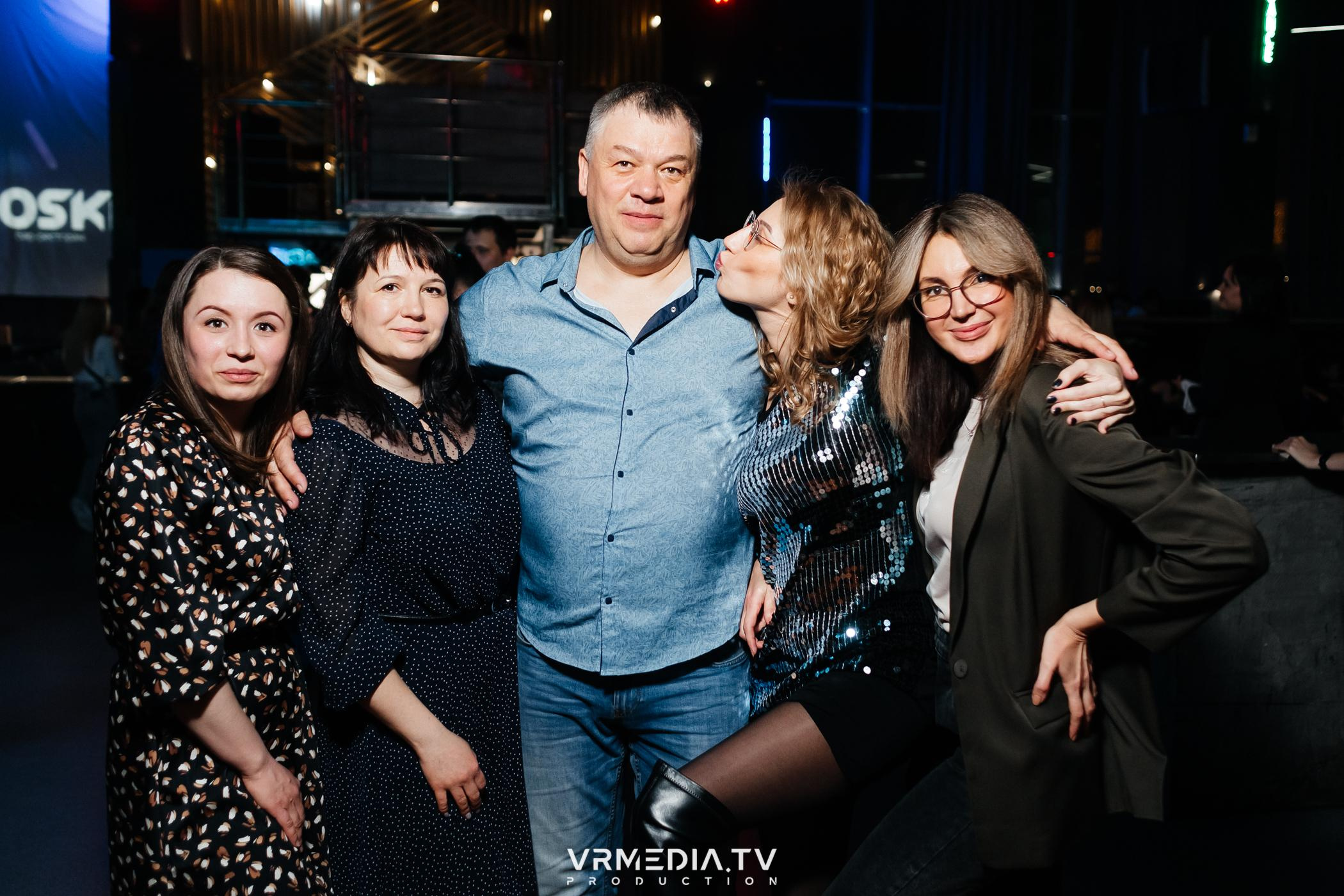 Выходные в баре «DOSKI»