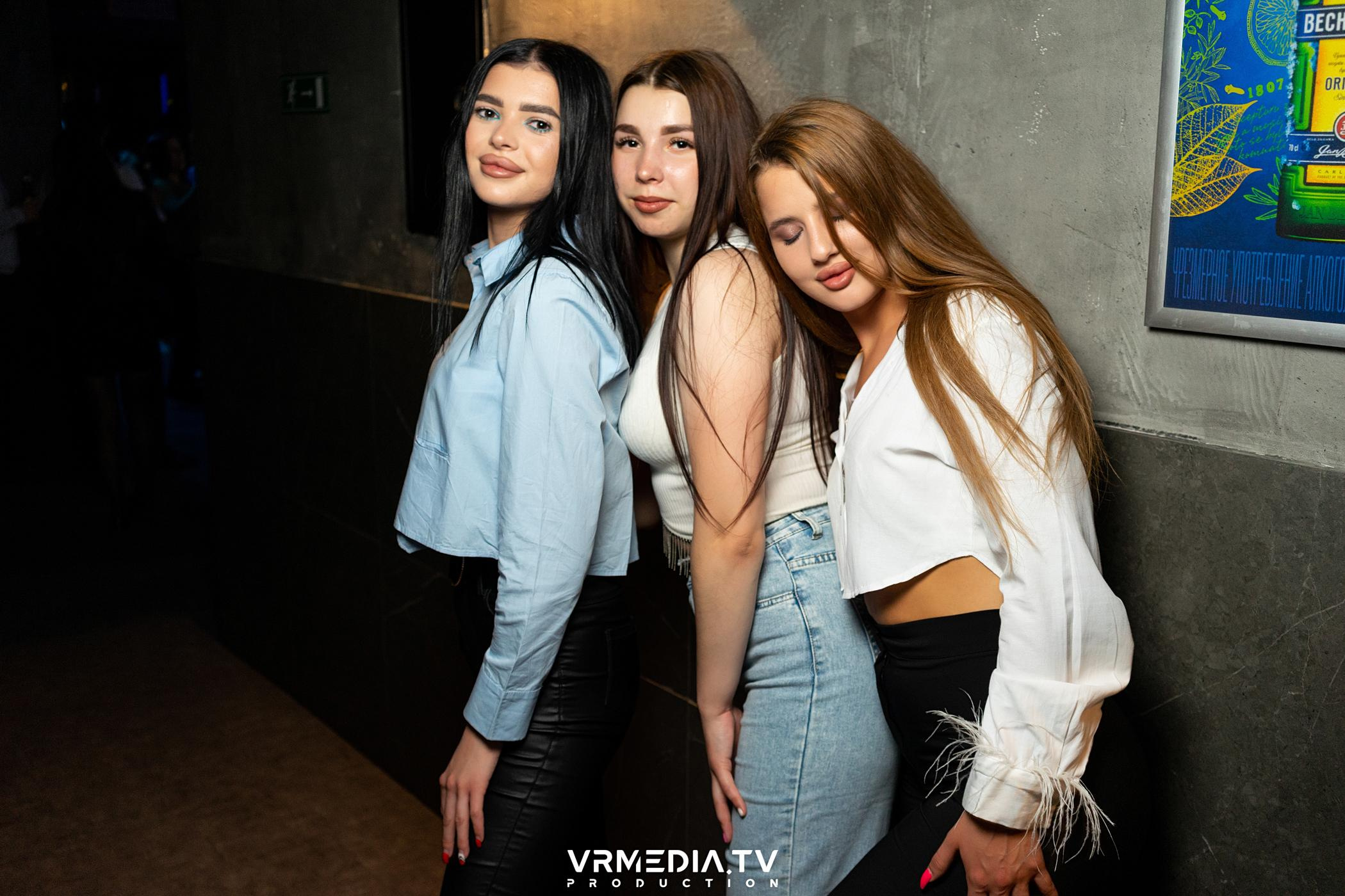 Выходные в баре «DOSKI»