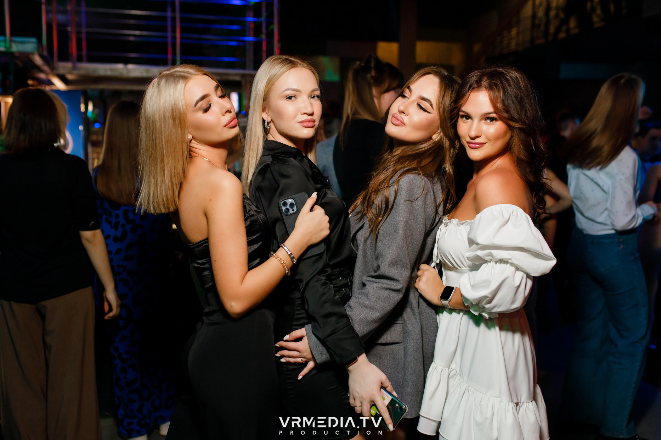 Выходные в баре «DOSKI»