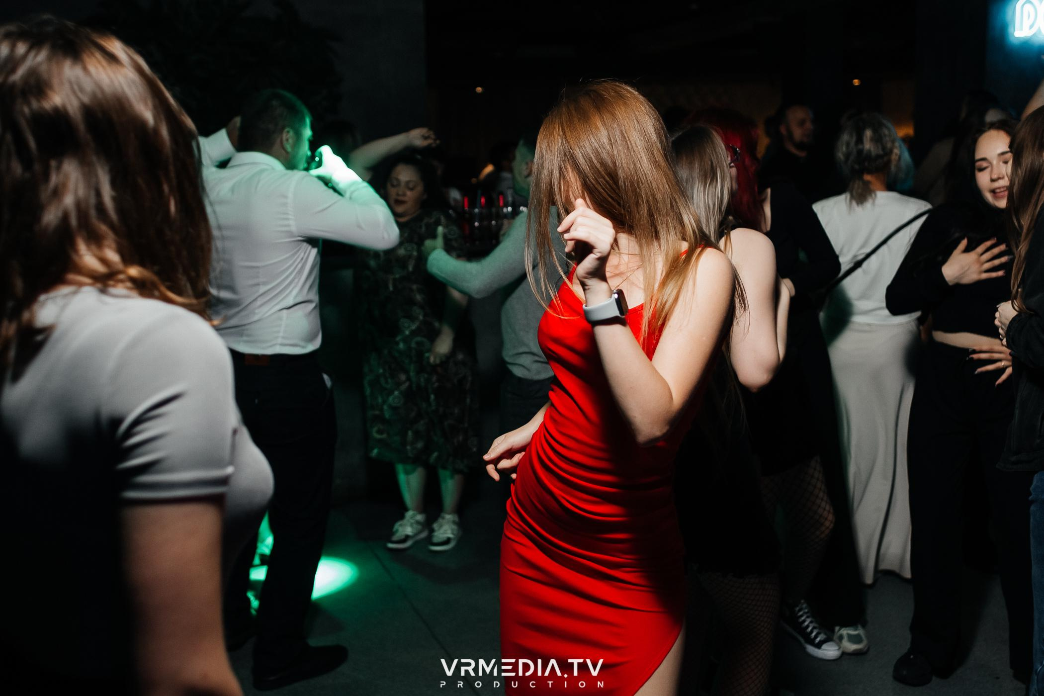 Выходные в баре «DOSKI»