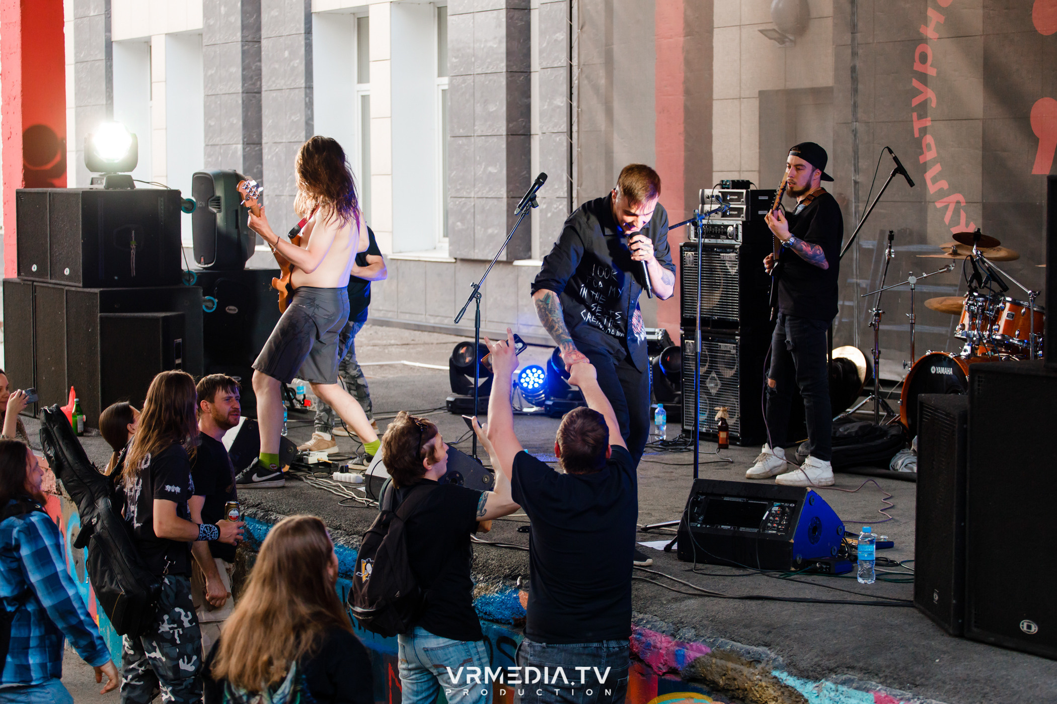 XVIII открытый городской рок-фестиваль «Над землёй» в культурном прост