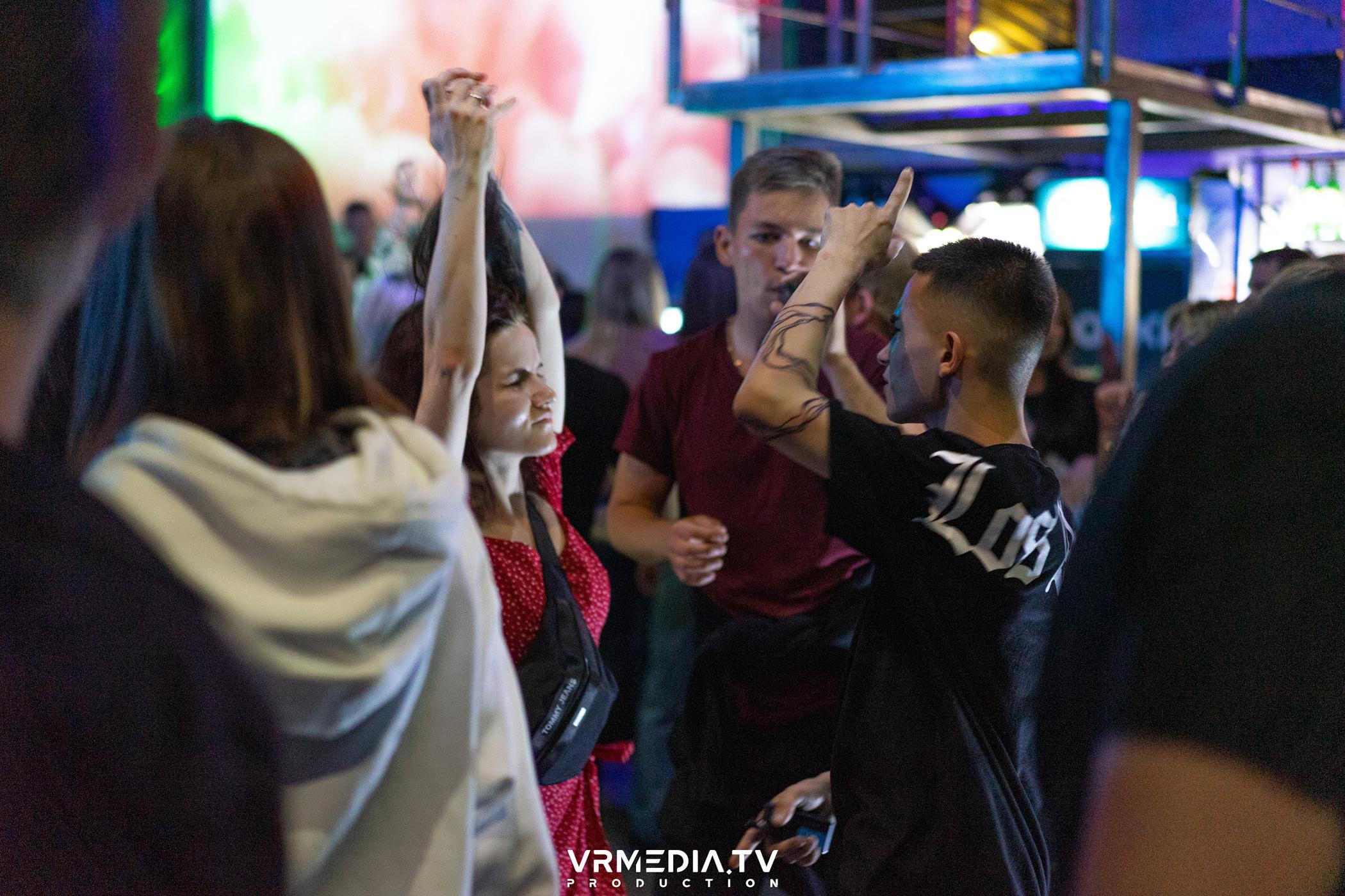 Выходные в баре «DOSKI»