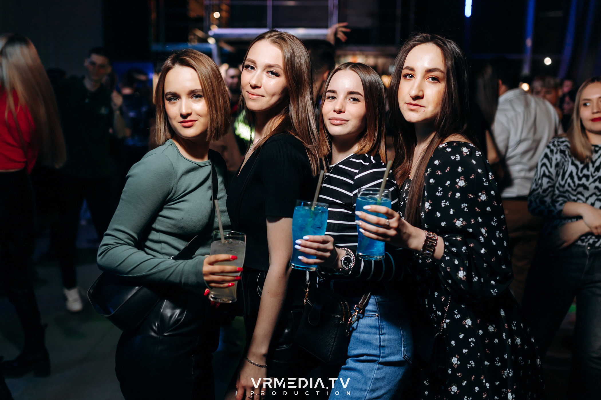 Выходные в баре «DOSKI»