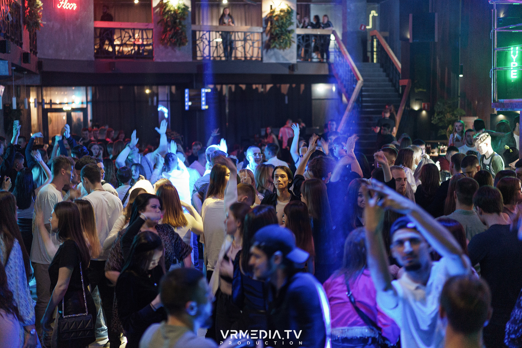 Выходные в баре «DOSKI»