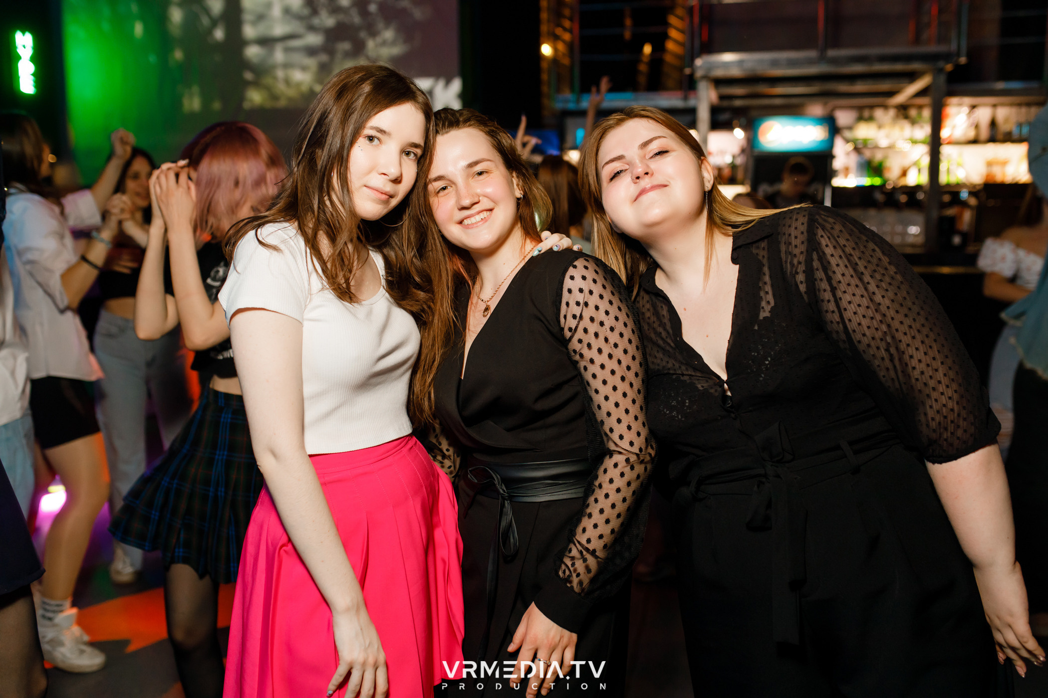 Выходные в баре «DOSKI»