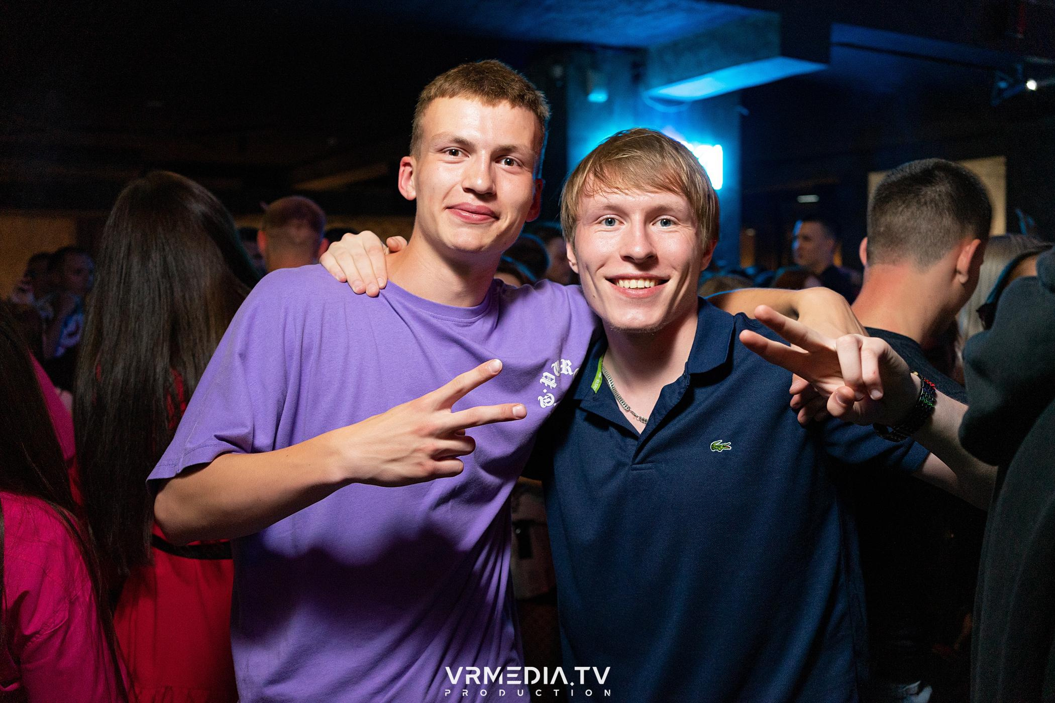 Выходные в баре «DOSKI»