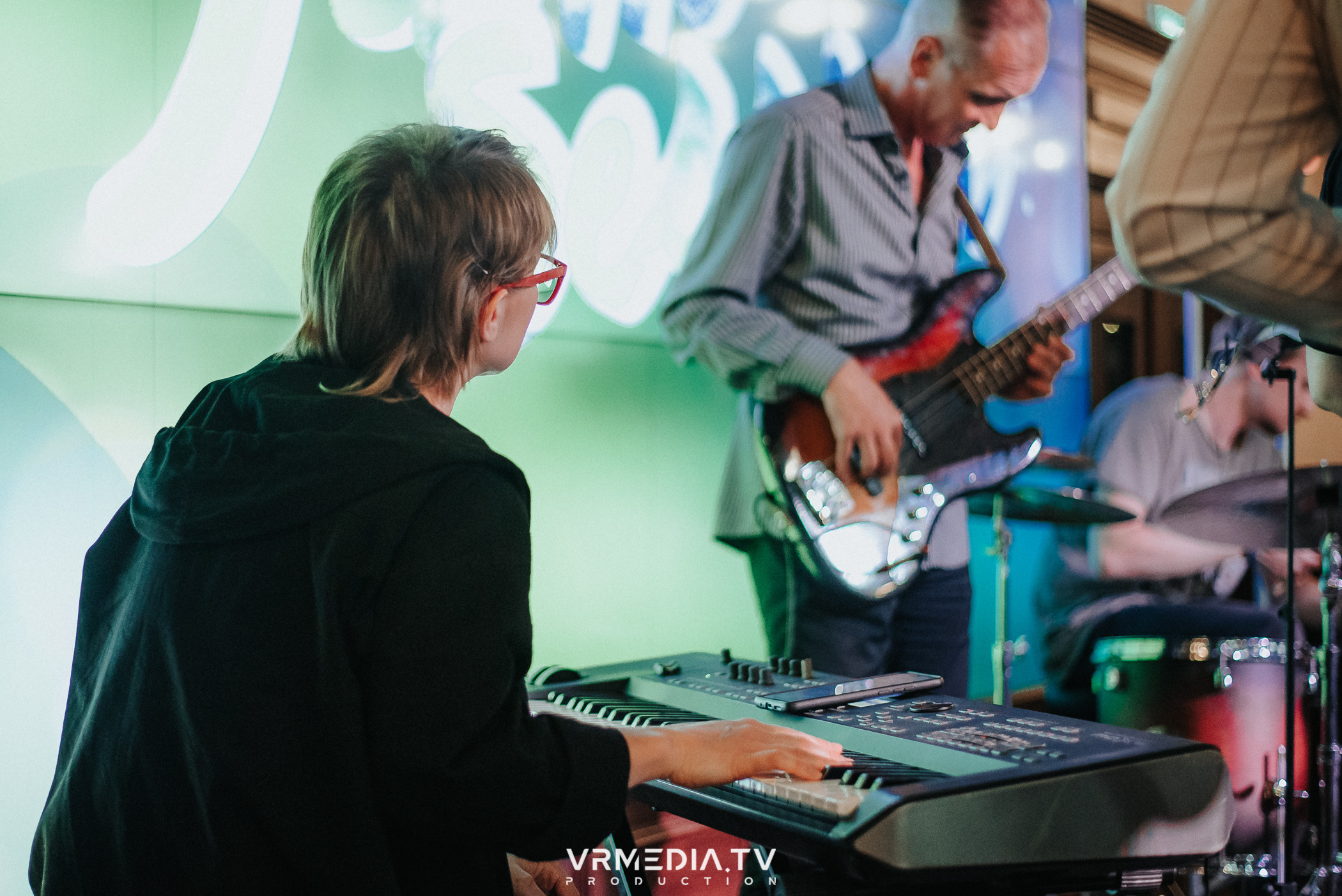 Джазовая среда: JAM SESSION