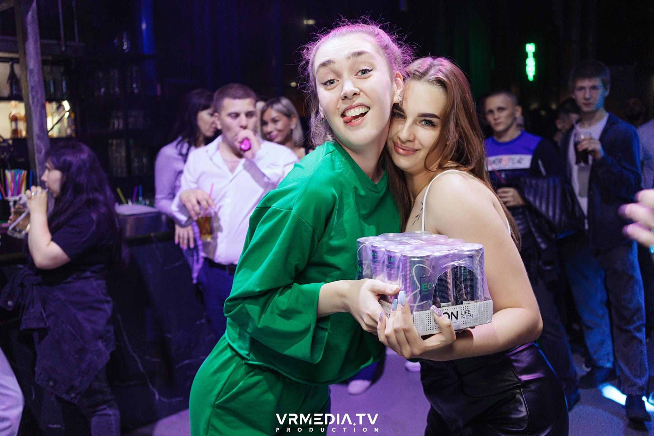 Выходные в баре «DOSKI»