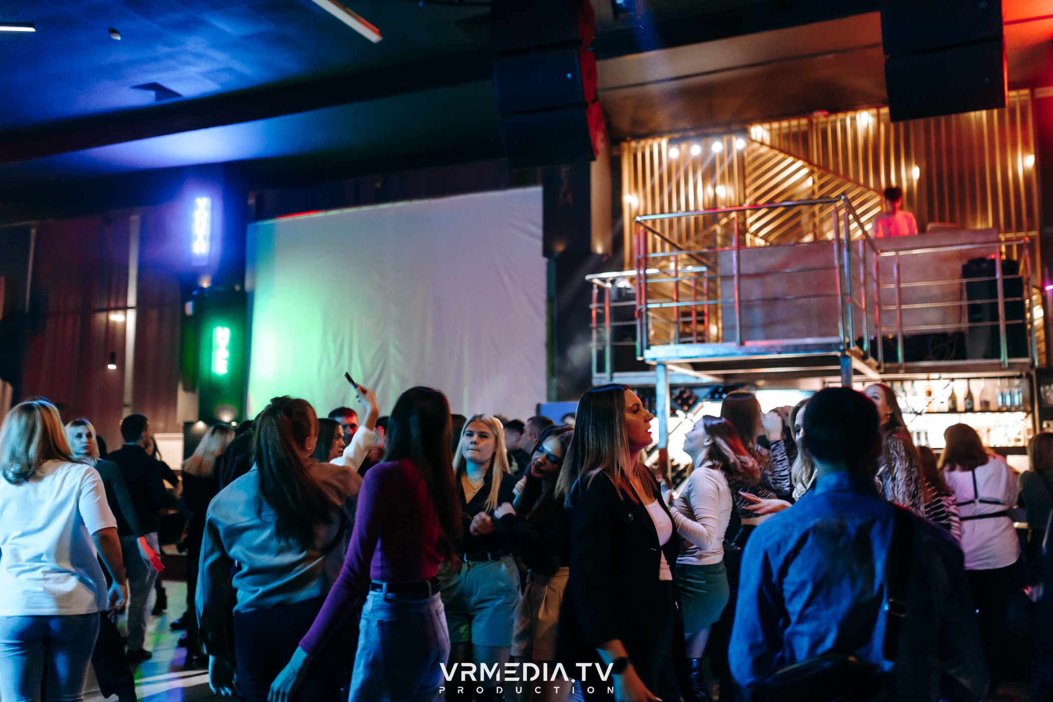 Выходные в баре «DOSKI»