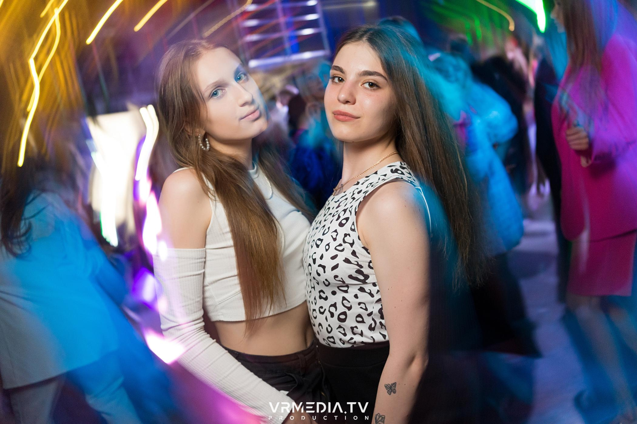 Выходные в баре «DOSKI»