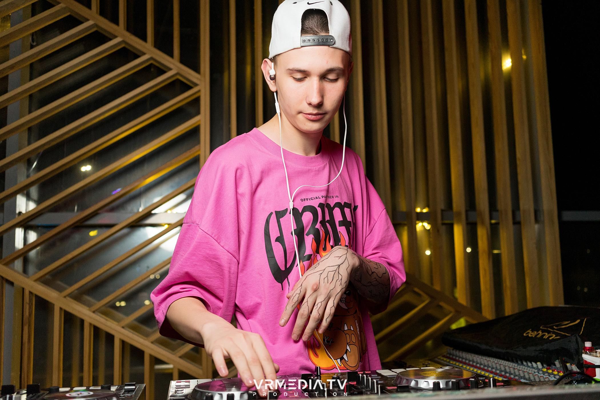 Выходные в баре «DOSKI»