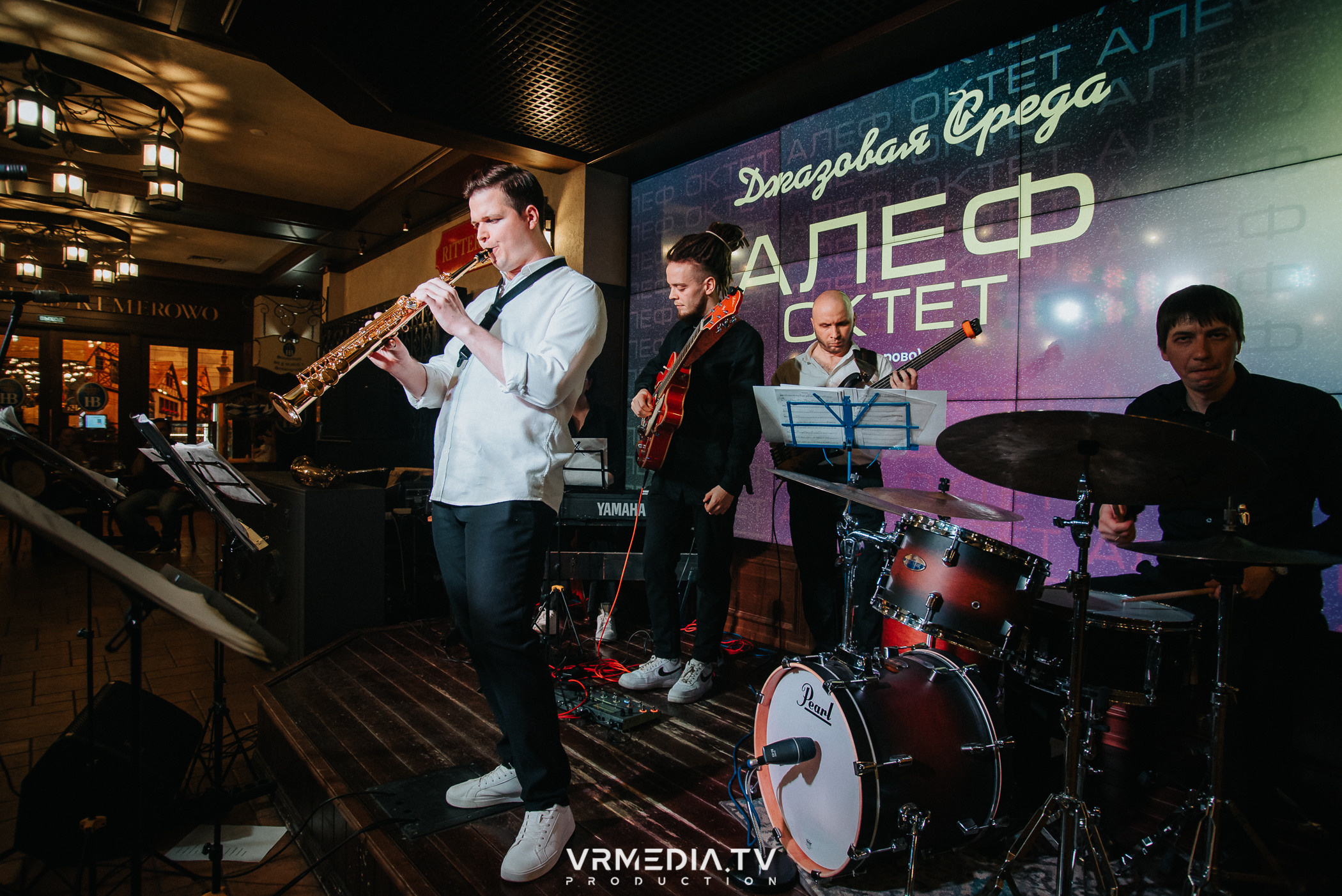 Джазовая среда: Алеф Октет