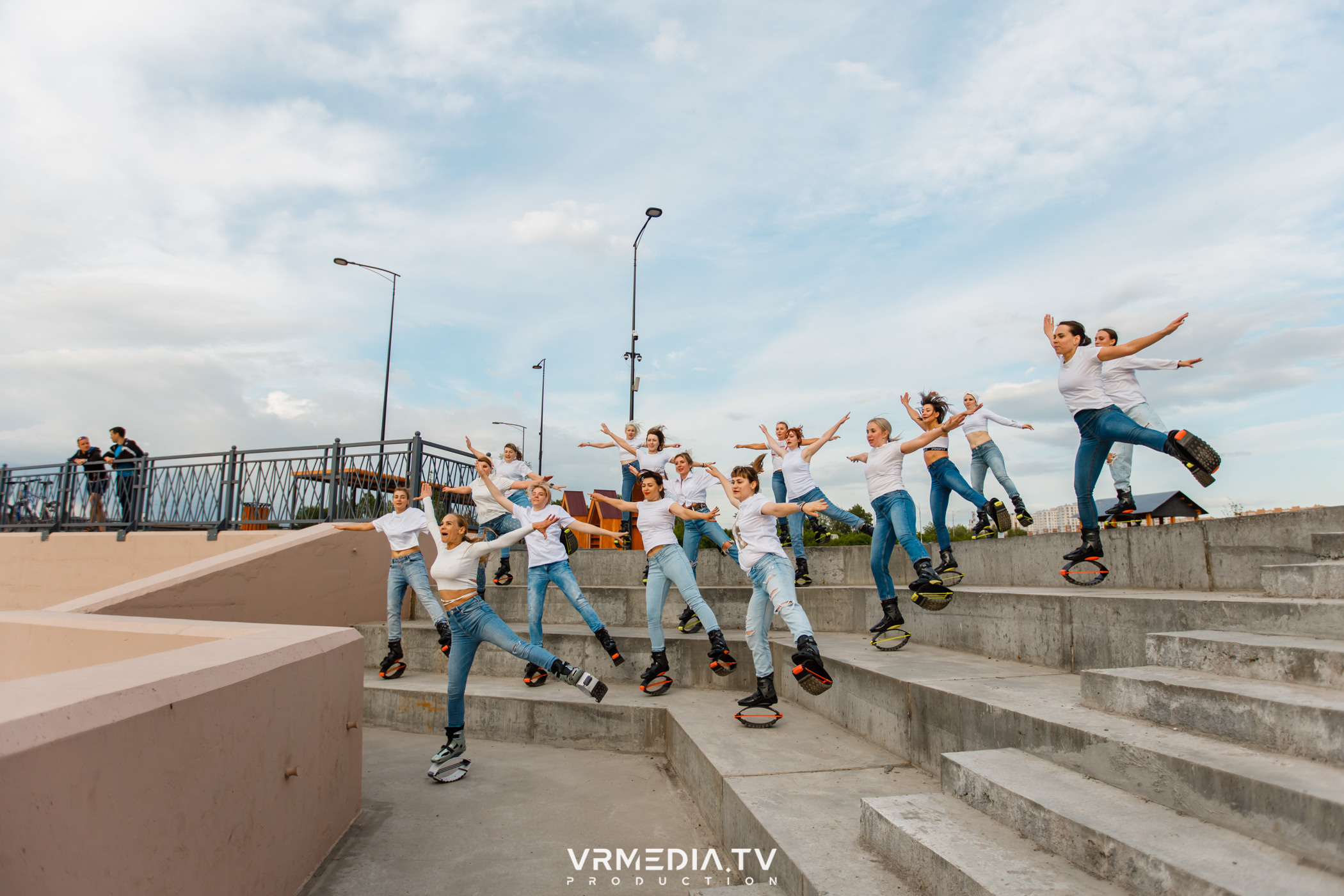 Открытая тренировка «Kangoo jumps»