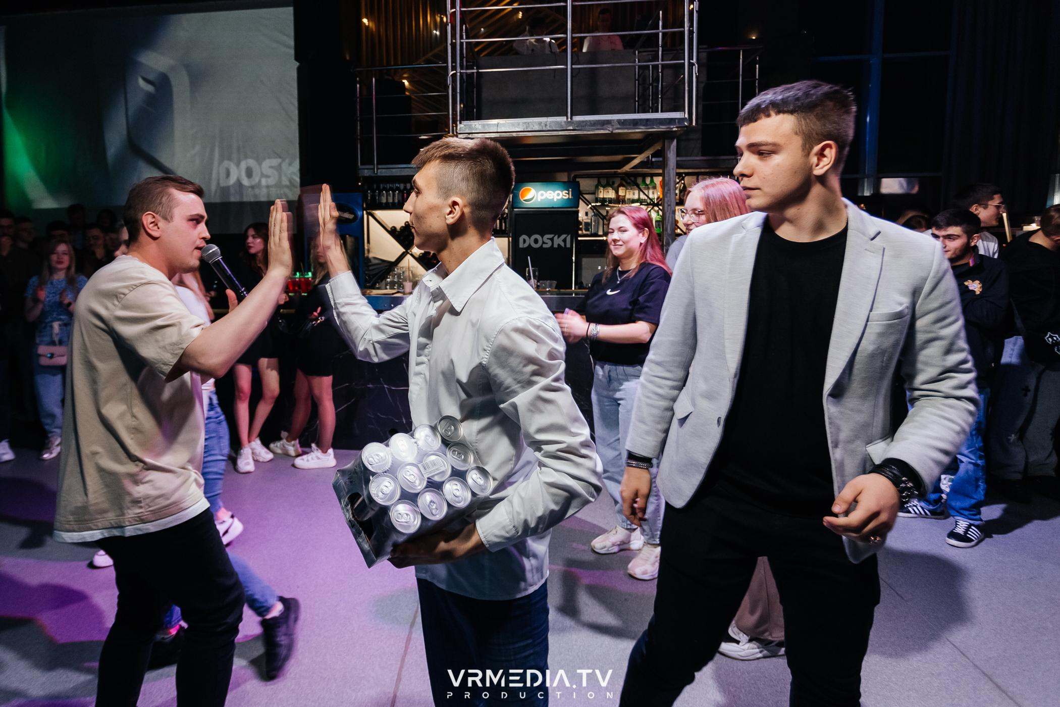 Выходные в баре «DOSKI»