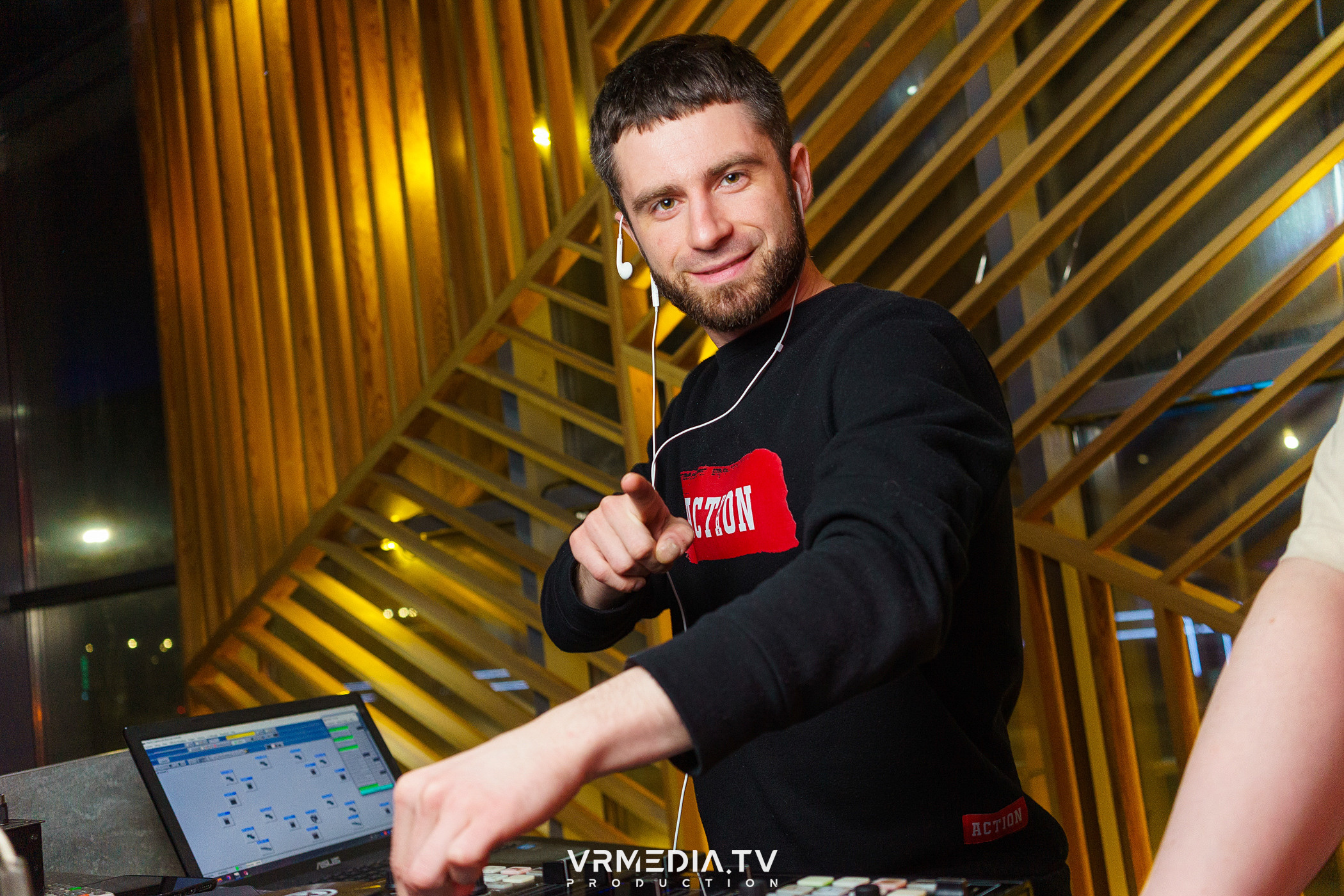 Выходные в баре «DOSKI»