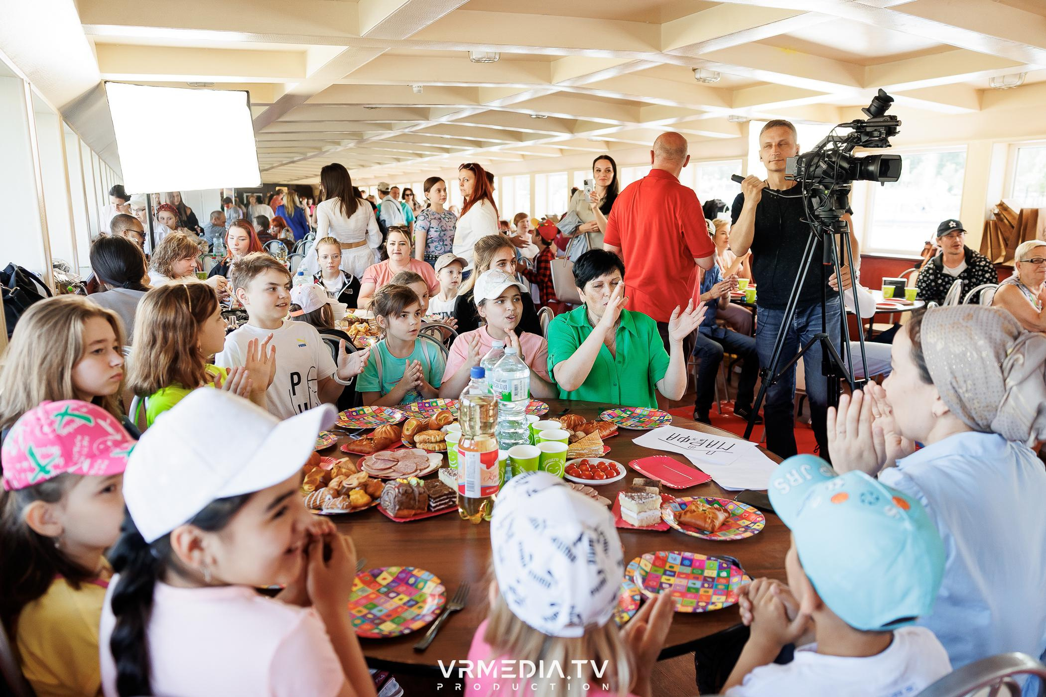 LEOMAR PRODUCTION: 8 БЛАГОТВОРИТЕЛЬНЫЙ КОНЦЕРТ «БАТЛ ГОЛОСОВ-ПЛЫВЕТ П