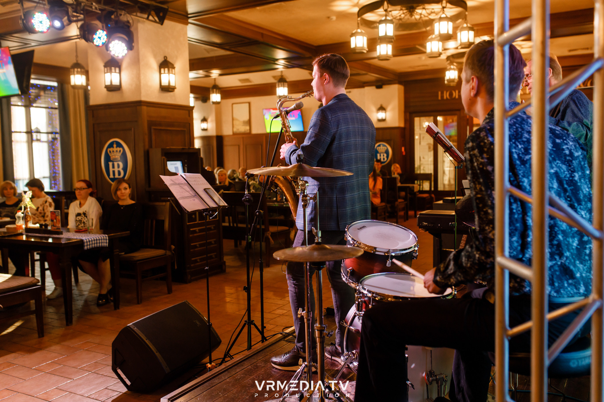 Джазовая среда: MONKTET