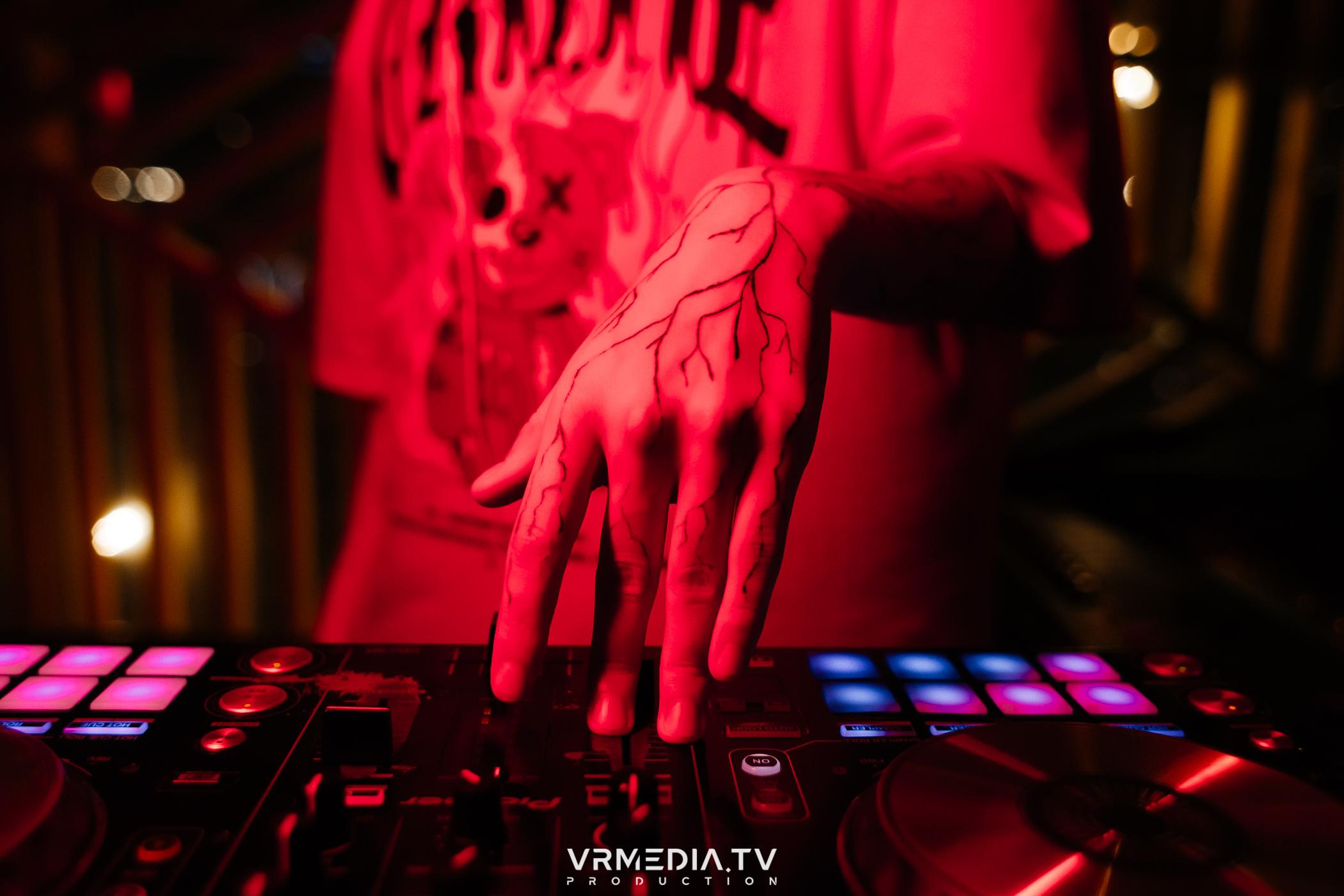 Выходные в баре «DOSKI»