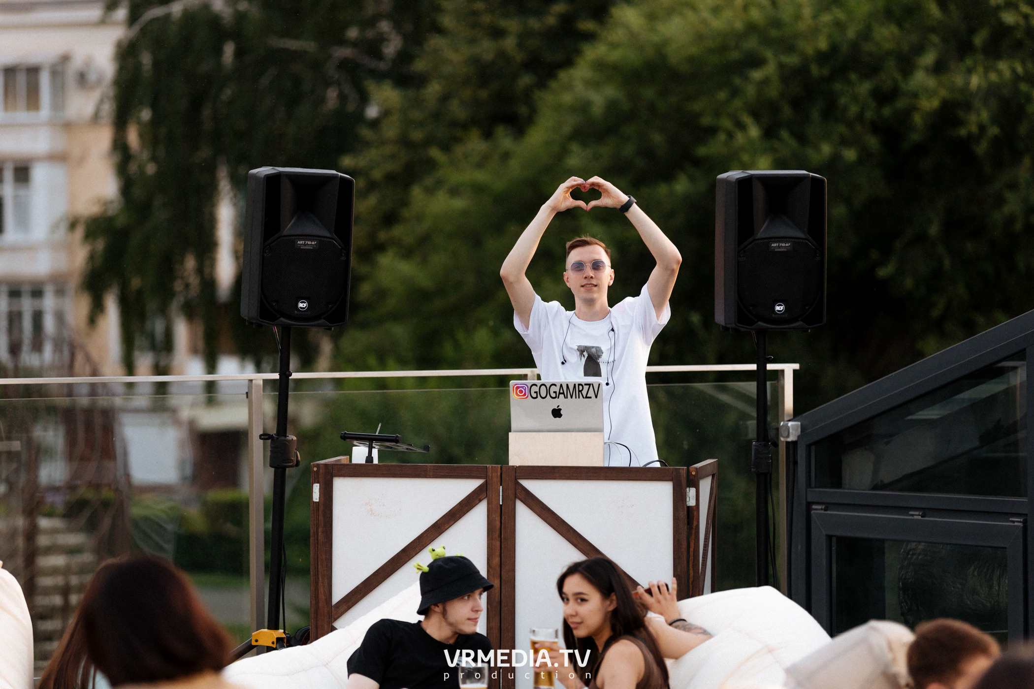 «Среда — маленькая пятница» в Magic Coffee