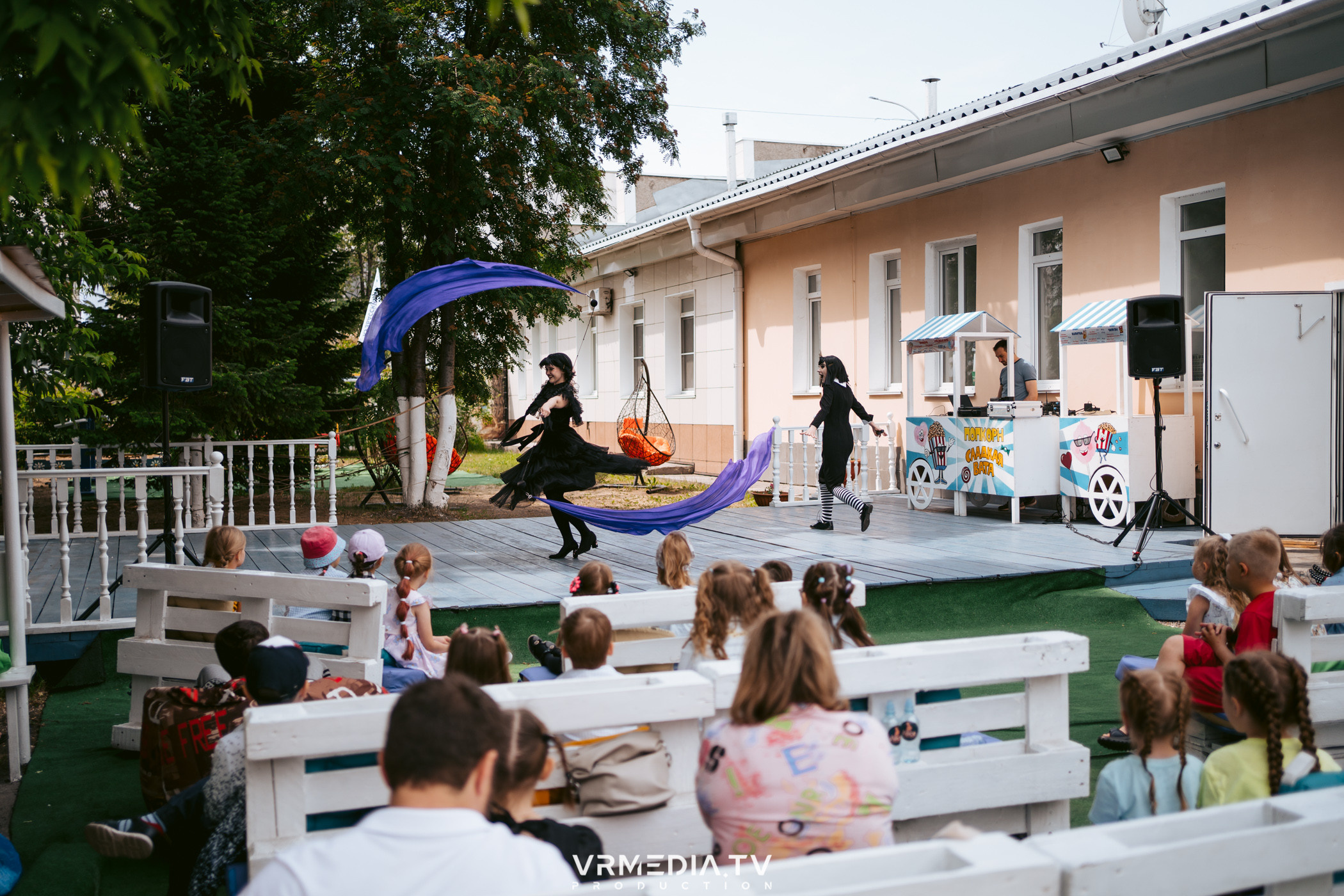 Спектакль «Монстры на каникулах» от студии чудес «Алиса»