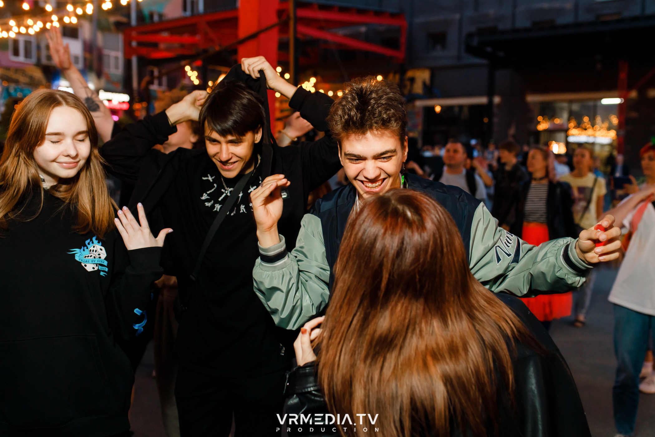 XVIII открытый городской рок-фестиваль «Над землёй» в культурном прост