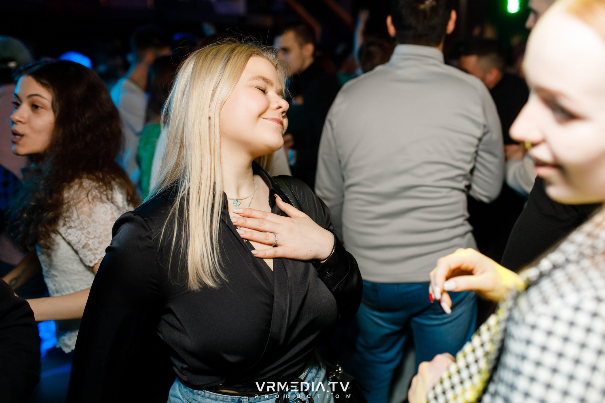 Выходные в баре «DOSKI»