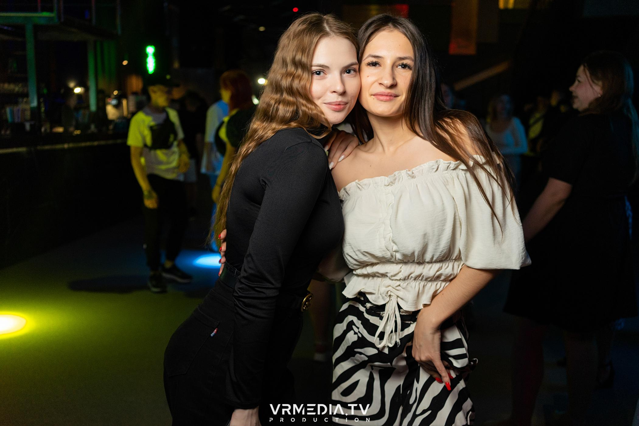 Выходные в баре «DOSKI»