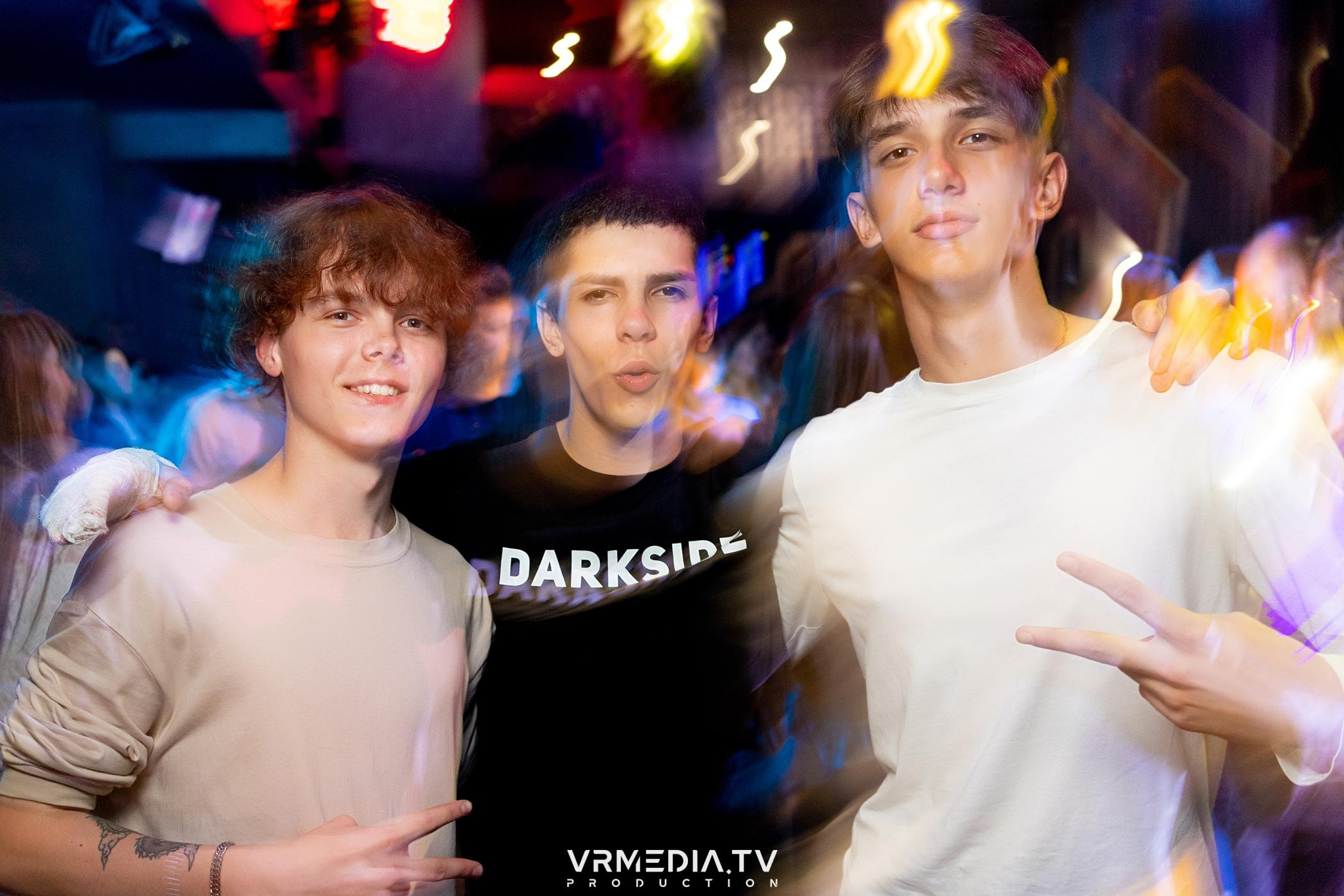 Выходные в баре «DOSKI»