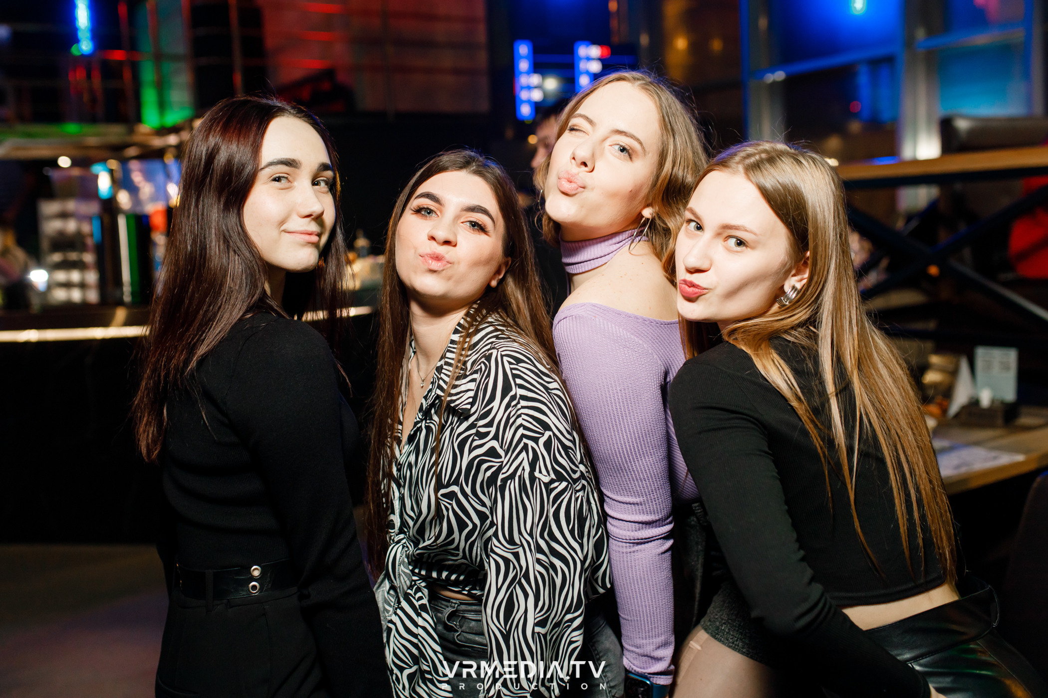 Выходные в баре «DOSKI»