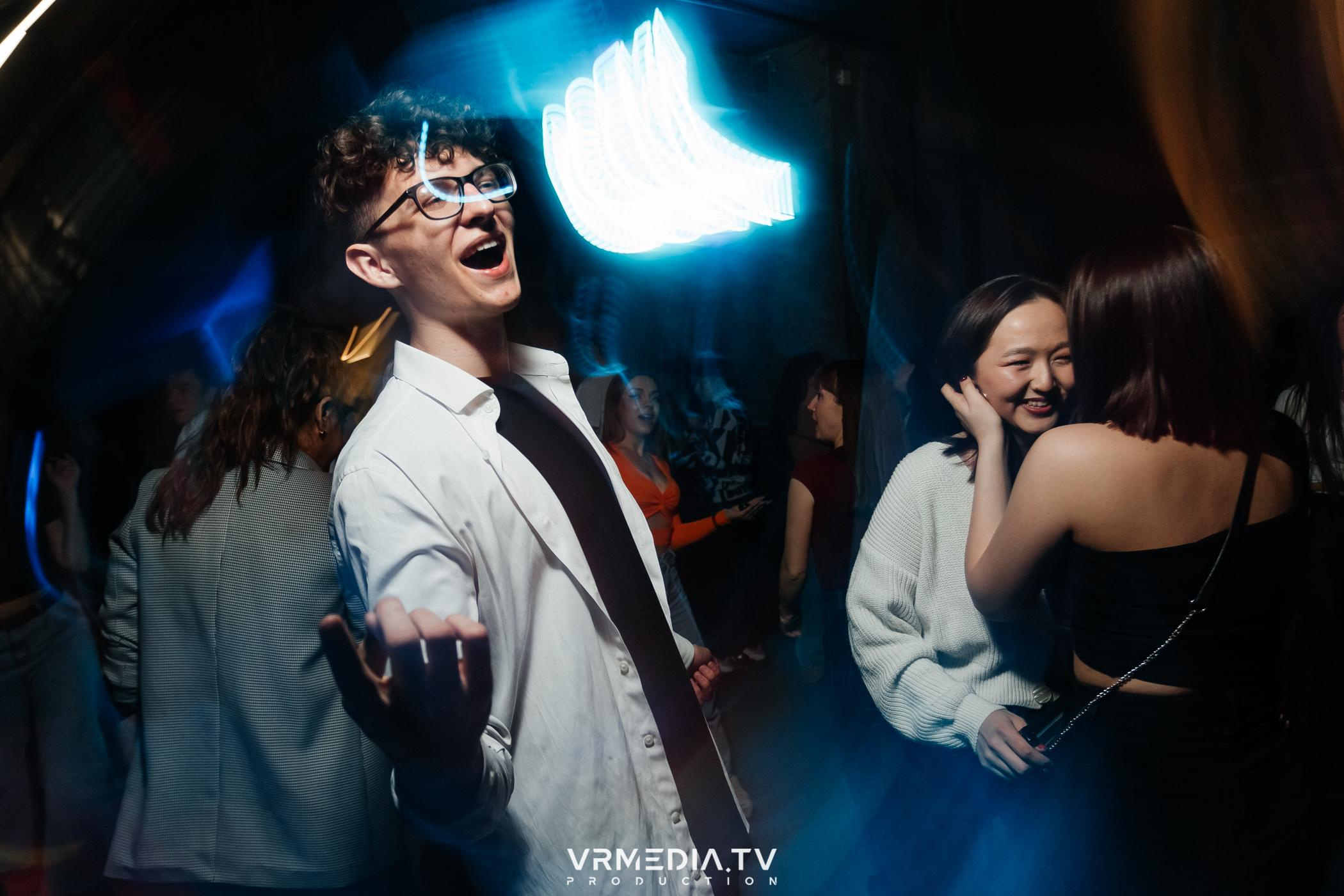 Выходные в баре «DOSKI»