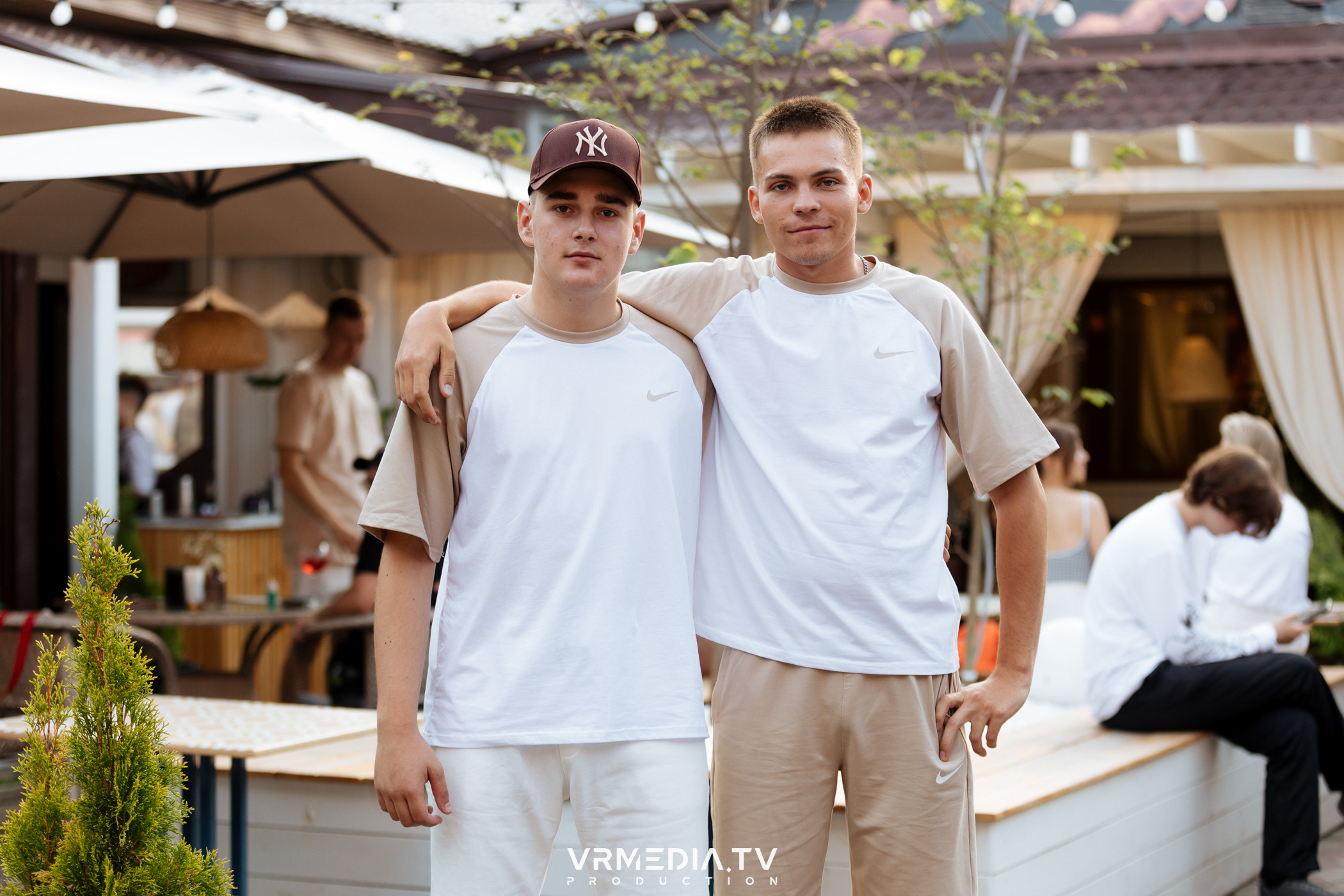 «Среда — маленькая пятница» в караоке-бар «OPERA»