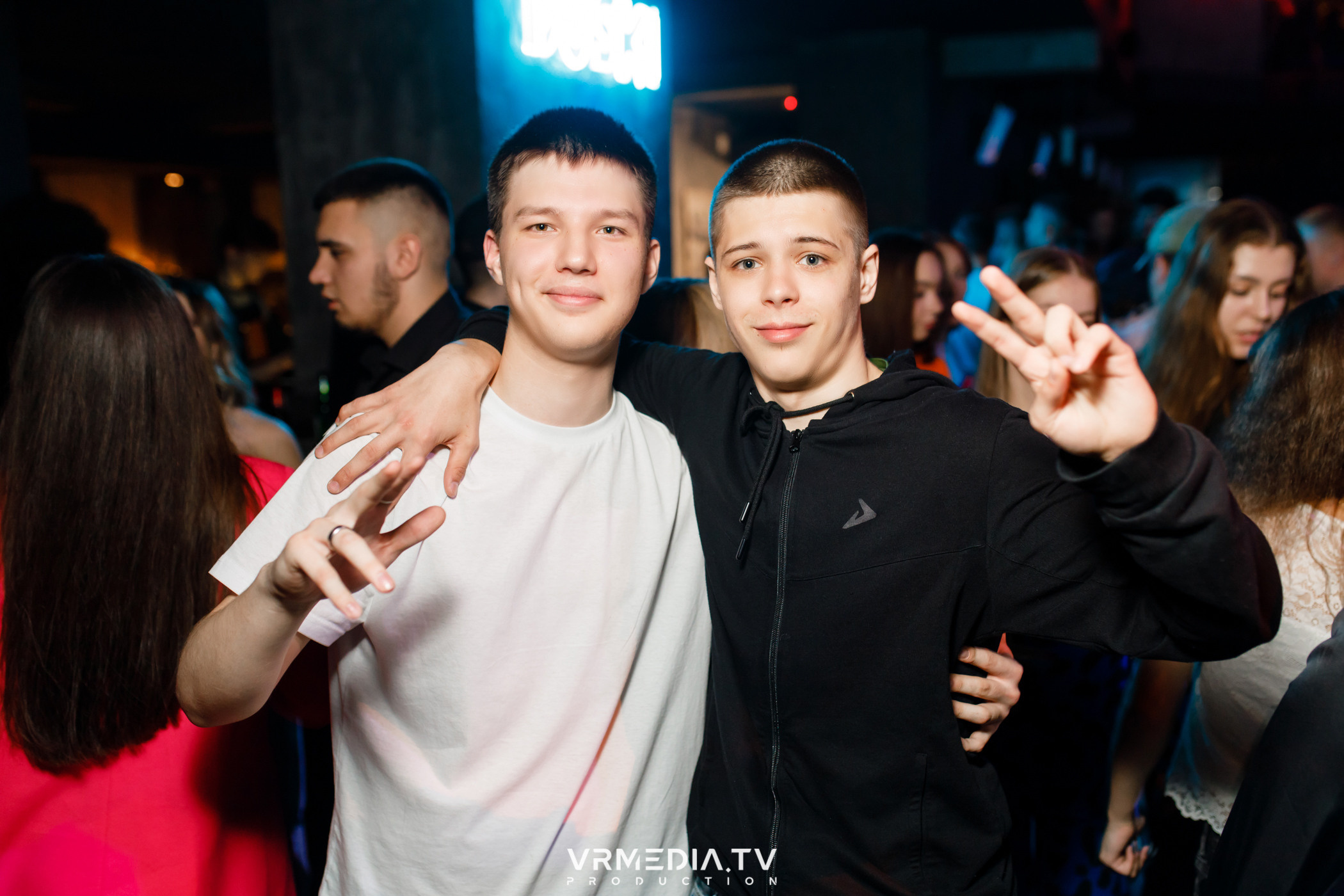 Выходные в баре «DOSKI»