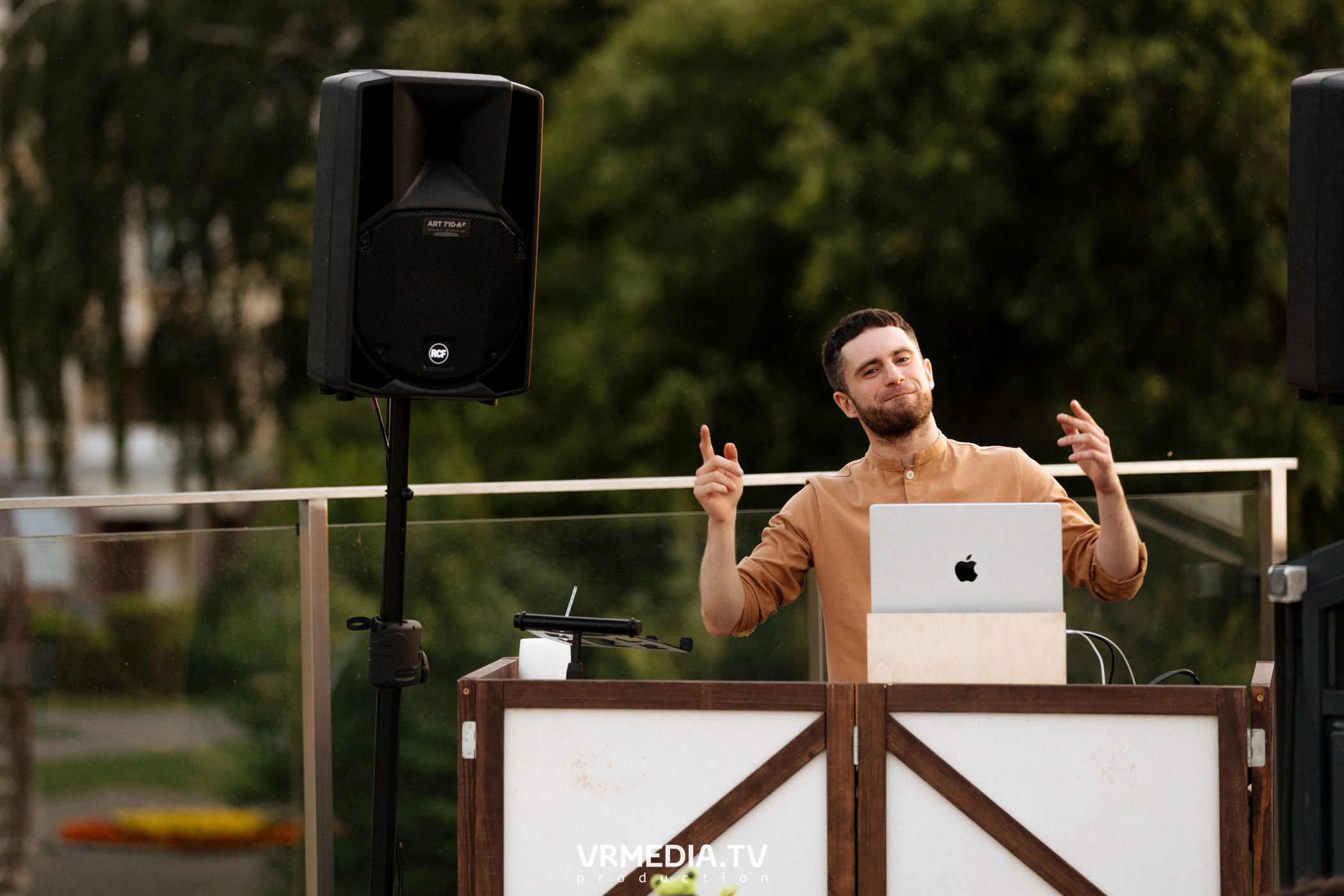 «Среда — маленькая пятница» в Magic Coffee