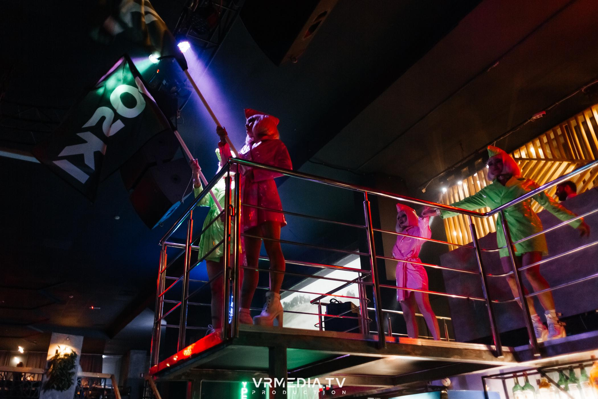 Выходные в баре «DOSKI»