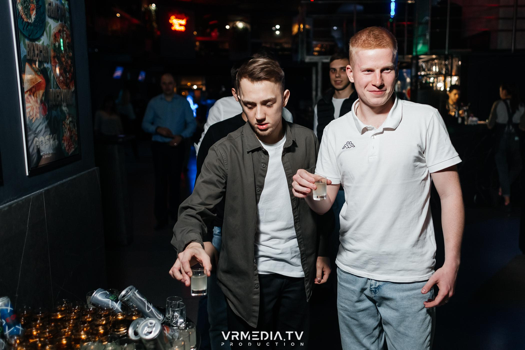 Выходные в баре «DOSKI»