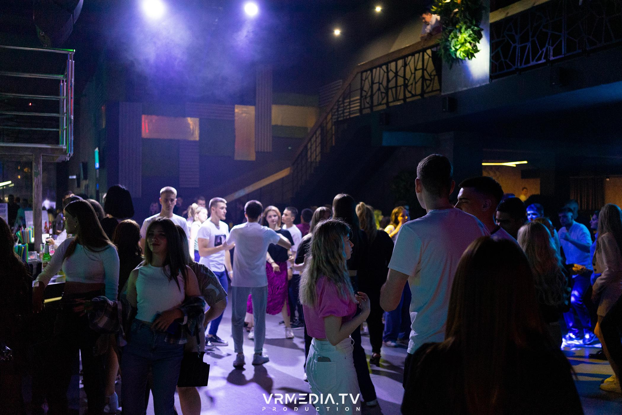 Выходные в баре «DOSKI»