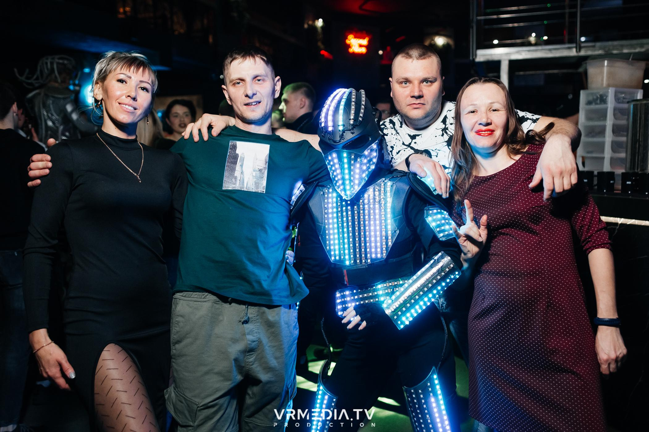 Выходные в баре «DOSKI»