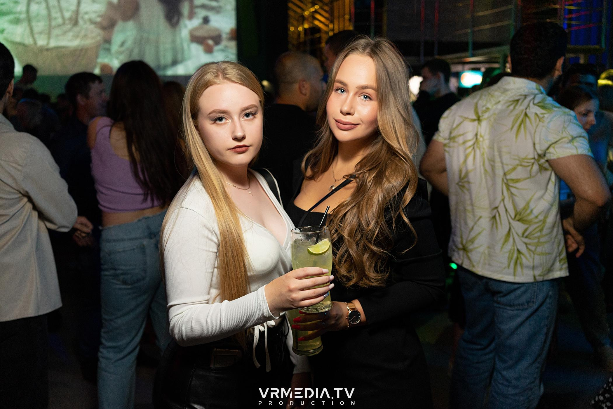 Выходные в баре «DOSKI»