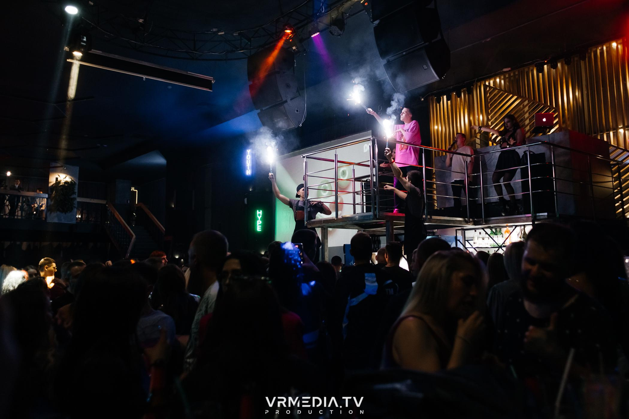 Выходные в баре «DOSKI»