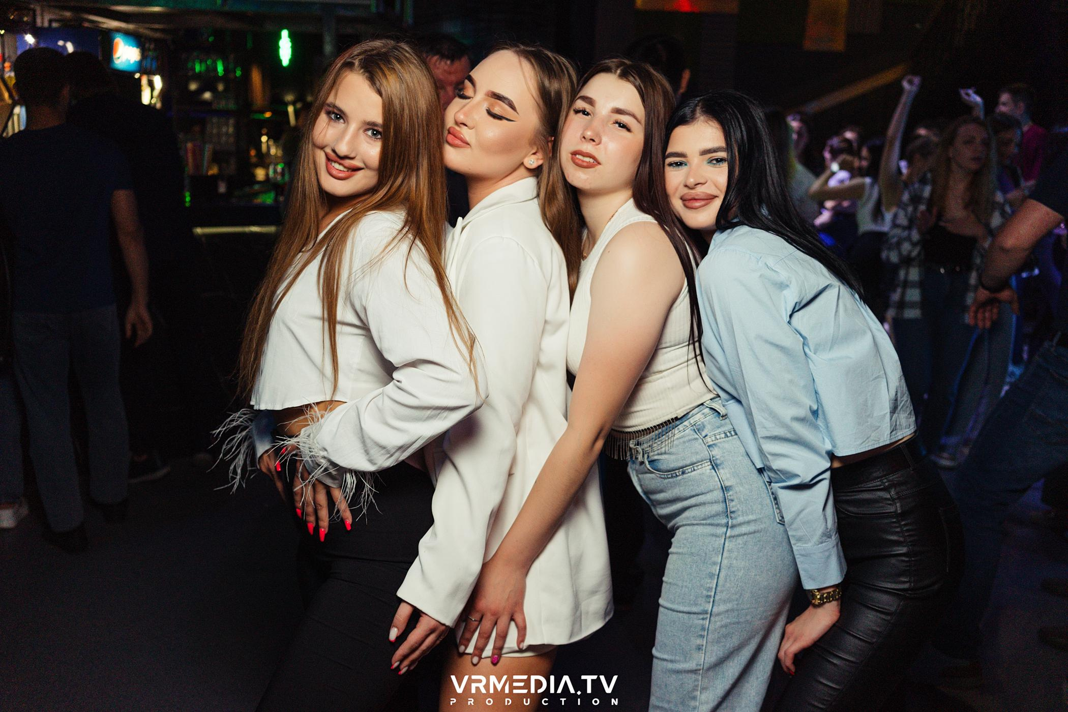 Выходные в баре «DOSKI»